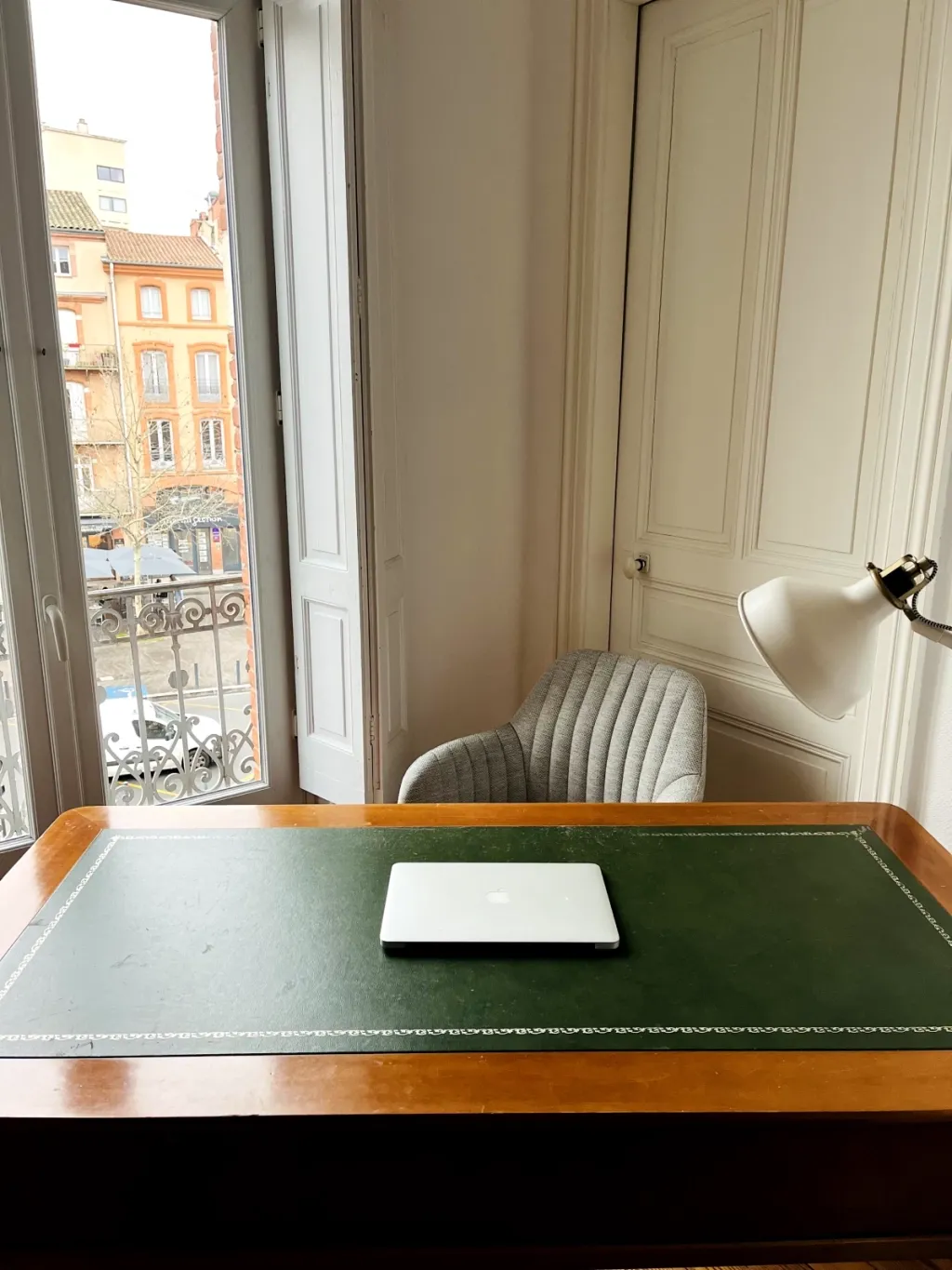 Bureau du cabinet Maître Thomas Herin-Amabile à Toulouse - vue sur la rue