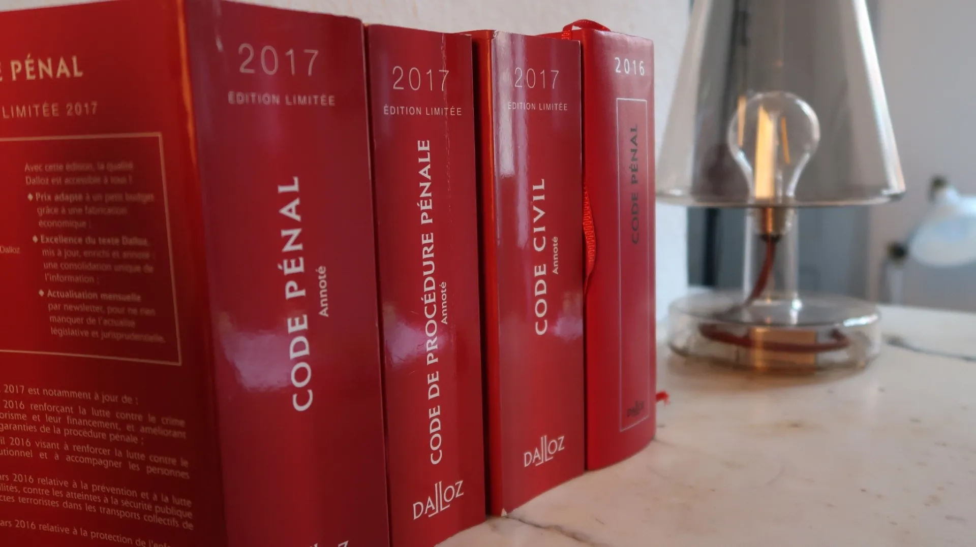 Codes juridiques Dalloz - Code pénal, Code de procédure pénale, Code civil - Cabinet à Toulouse